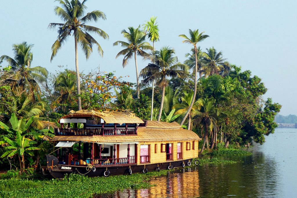 Most-Beautiful-Honeymoon-Places-in-India-Alleppey-1024x683